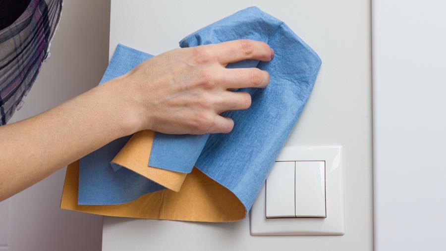 Vlekwerende verf zegt vlekken op muren vaarwel