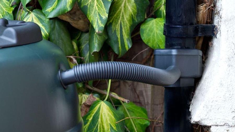 Comment choisir et installer une récupérateur d'eau de pluie