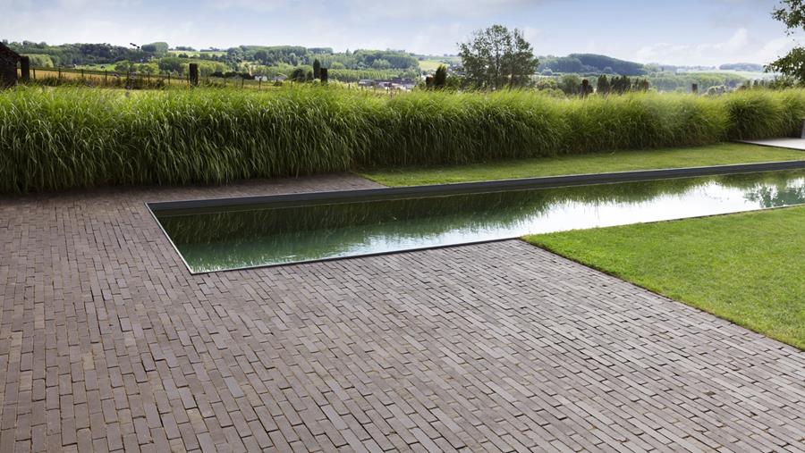 Les pavés en terre cuite s'adaptent à tous les jardins