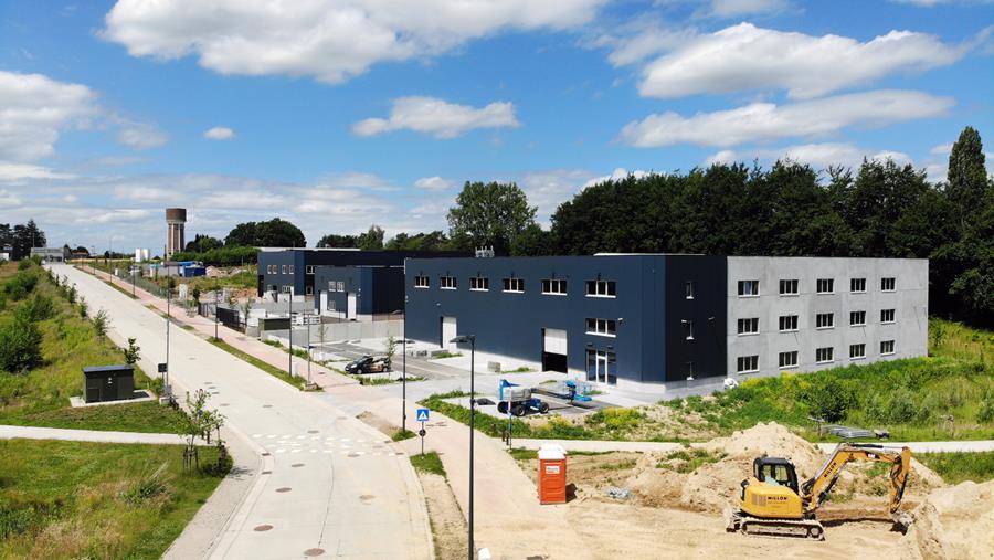 De eerste drie gebouwen opgeleverd in Businesspark Rameis te Maleizen