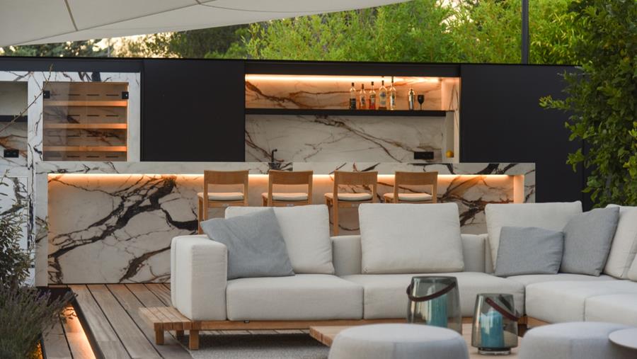 Luxueuze buitenkeuken op maat van zomerse klimaat