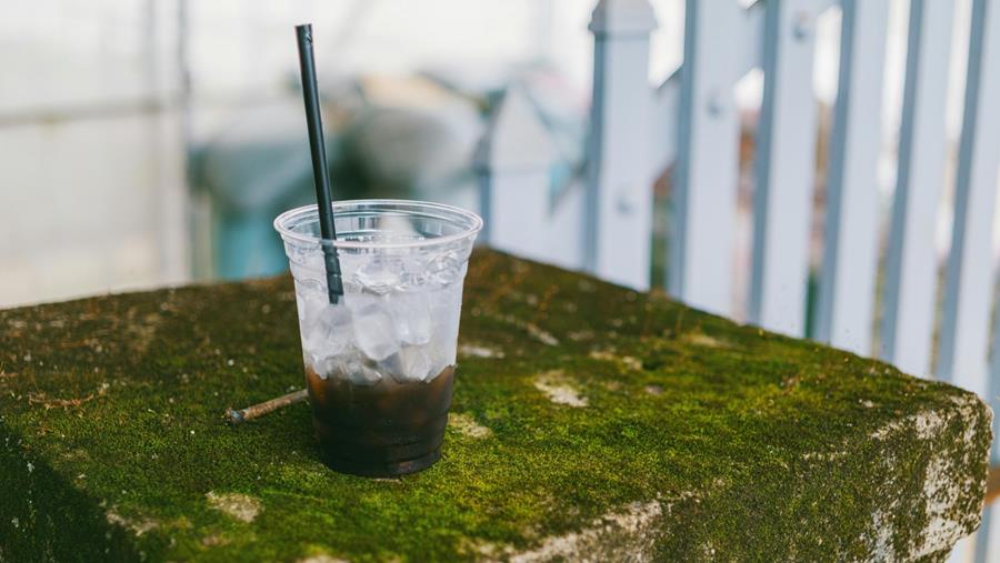 Pas d'interdiction du PET et des canettes lors des événements en Flandre à partir de 2025