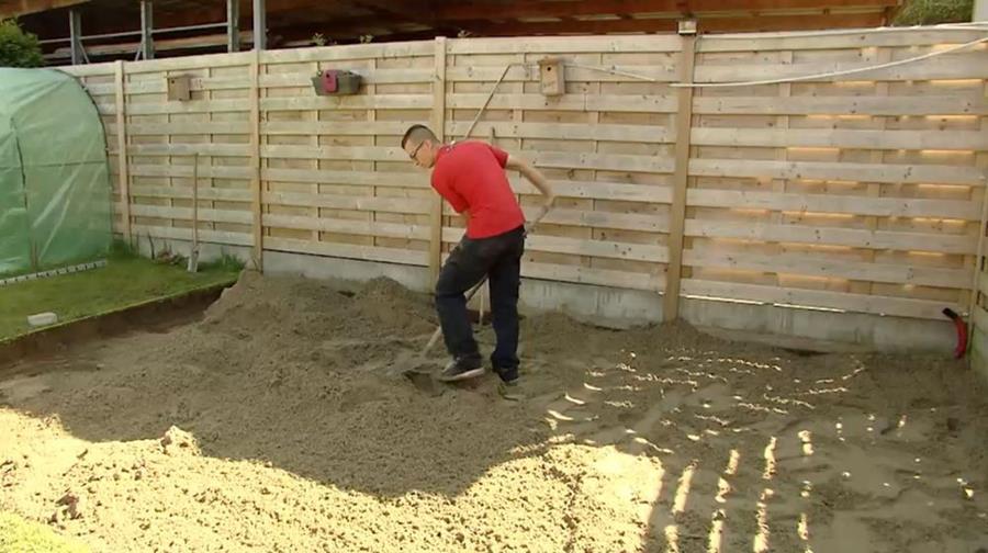 PLACER LA FONDATION D'UNE ALLEE OU TERRASSE