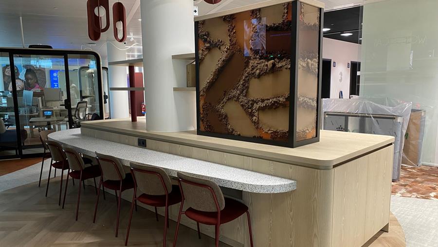 Reynders realiseerde maatmeubilair voor L'Oréal in Brussel