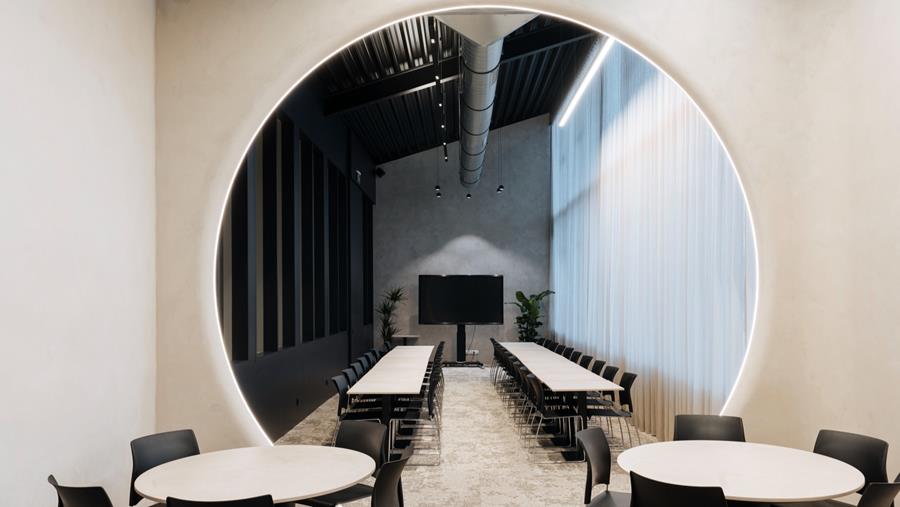 KNAP Interieur (K.N.A.P.) realiseerde event space en bar