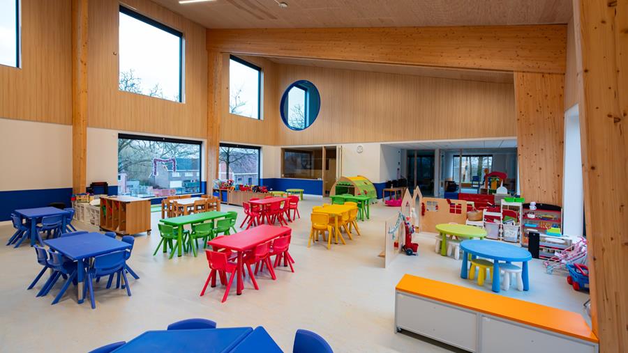 Rokri Doors voltooit gemeenschapscentrum in Koolskamp met multifunctionele oplossingen