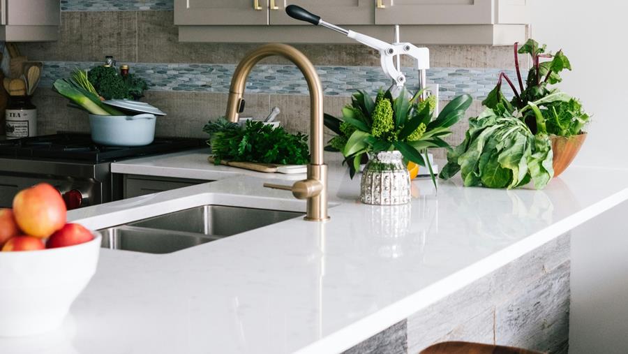 Het gevaar van keukenwerkbladen uit kwartscomposiet