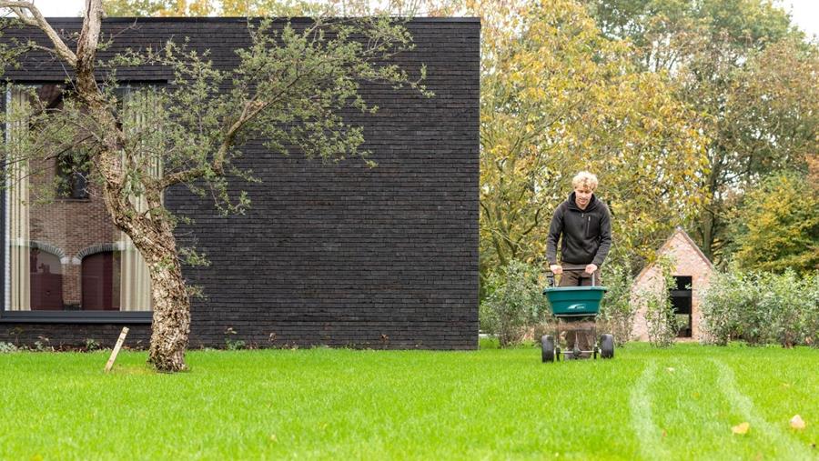 Welke factoren bepalen de keuze voor de juiste gazonmeststof?