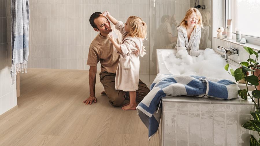 Qu'est-ce qui explique la popularité des sols en vinyle en 2025?