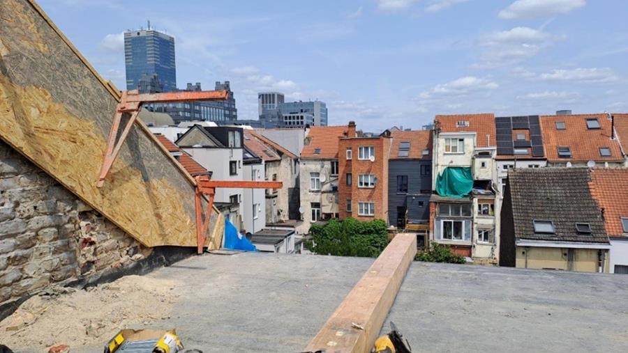 360 inbreuken bij 177 aannemers op één dag