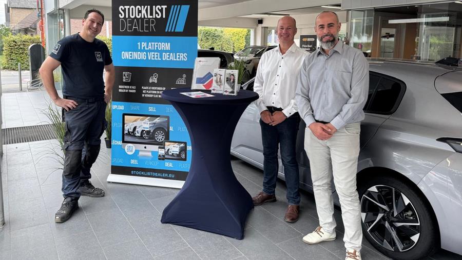 Stocklist Dealer versterkt de lokale garage
