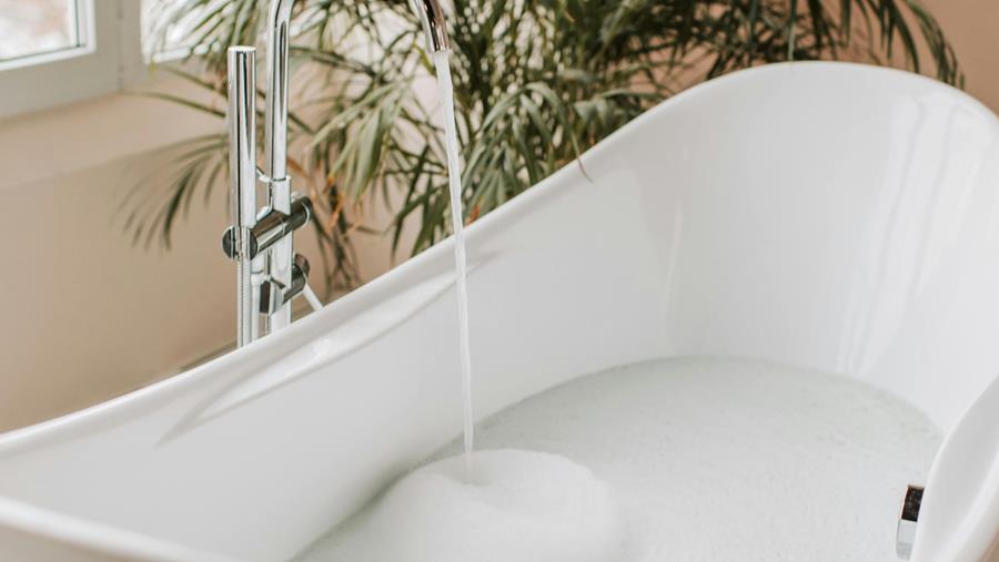 Une consommation nettement réduite dans la salle de bains grâce à ces mesures intelligentes