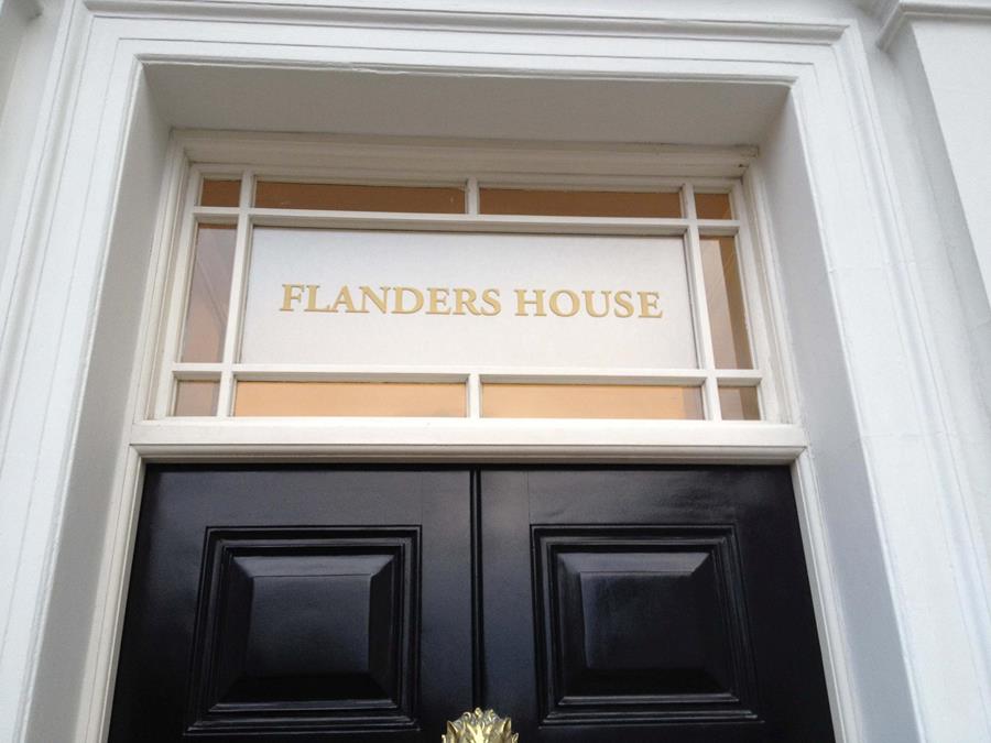 Applications anti-balles et effractions dans la Vlaams Huis a Londres