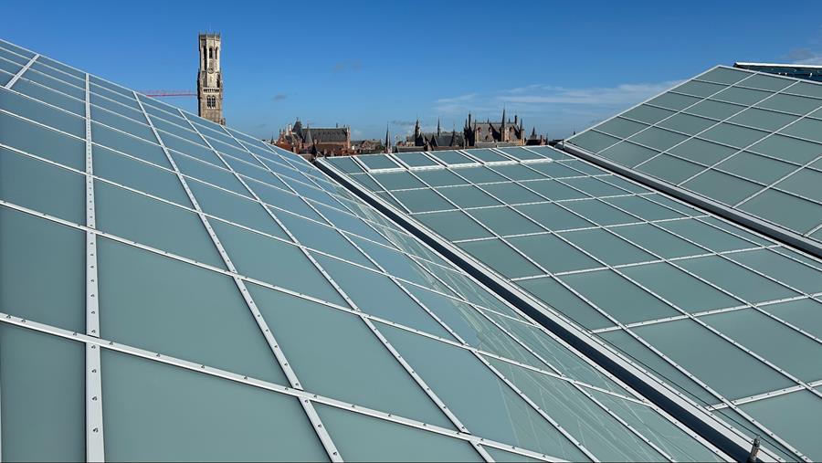 Architecturale glaskoepel toont technisch meesterschap