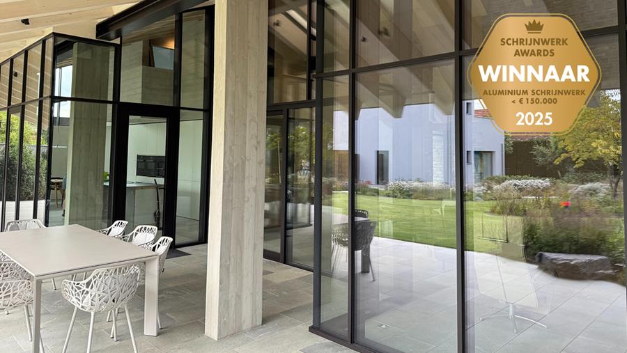 Primeur met ultrafijn gordijngevelsysteem