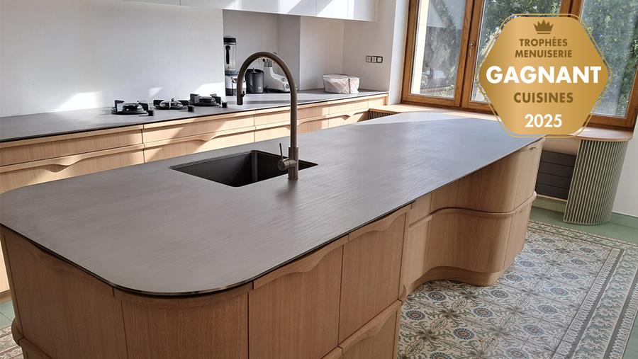 Création d'une cuisine unique aux formes sculpturales