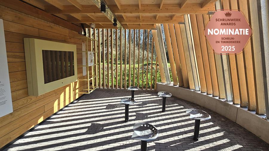 Golvende houten gevel verwijst naar aspergeberm