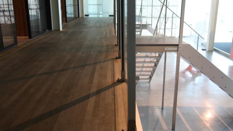 Aandachtspunten bij productie en plaatsing aluminium trappen