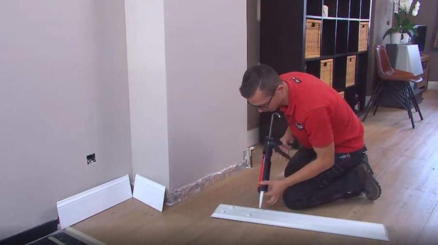 Hoe zelf houten plinten plaatsen