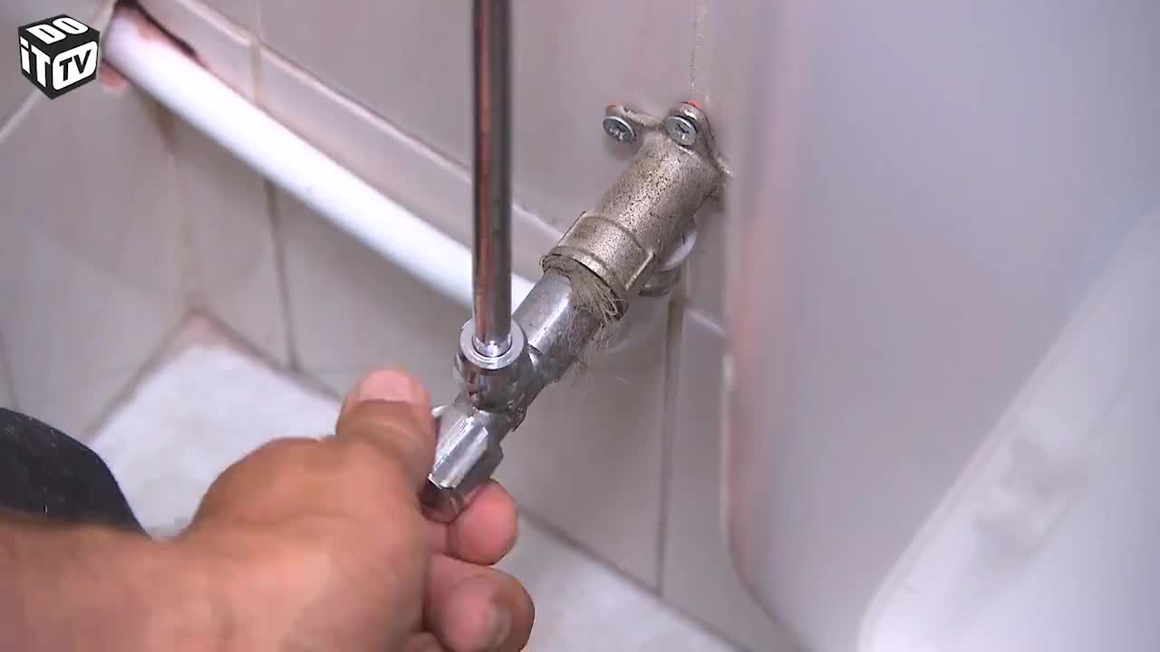 Hoe een stopkraan openen