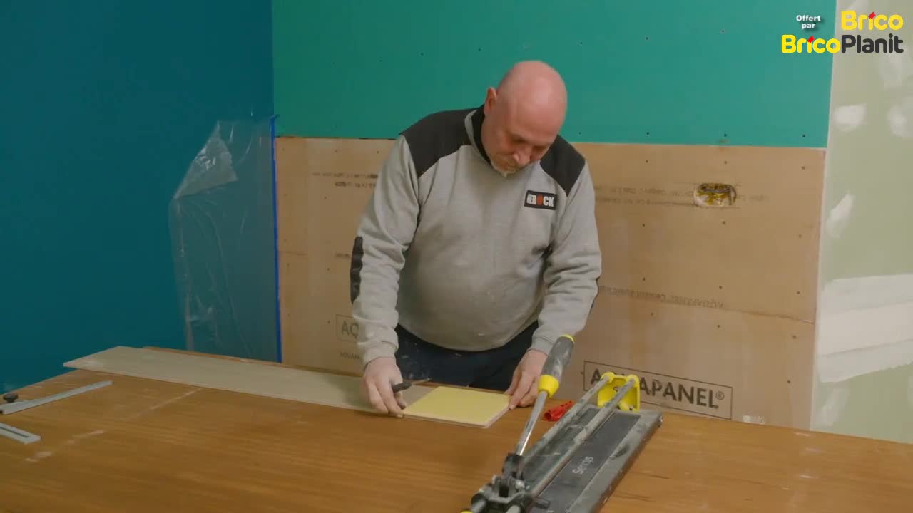 Comment utiliser un coupe-carreaux?