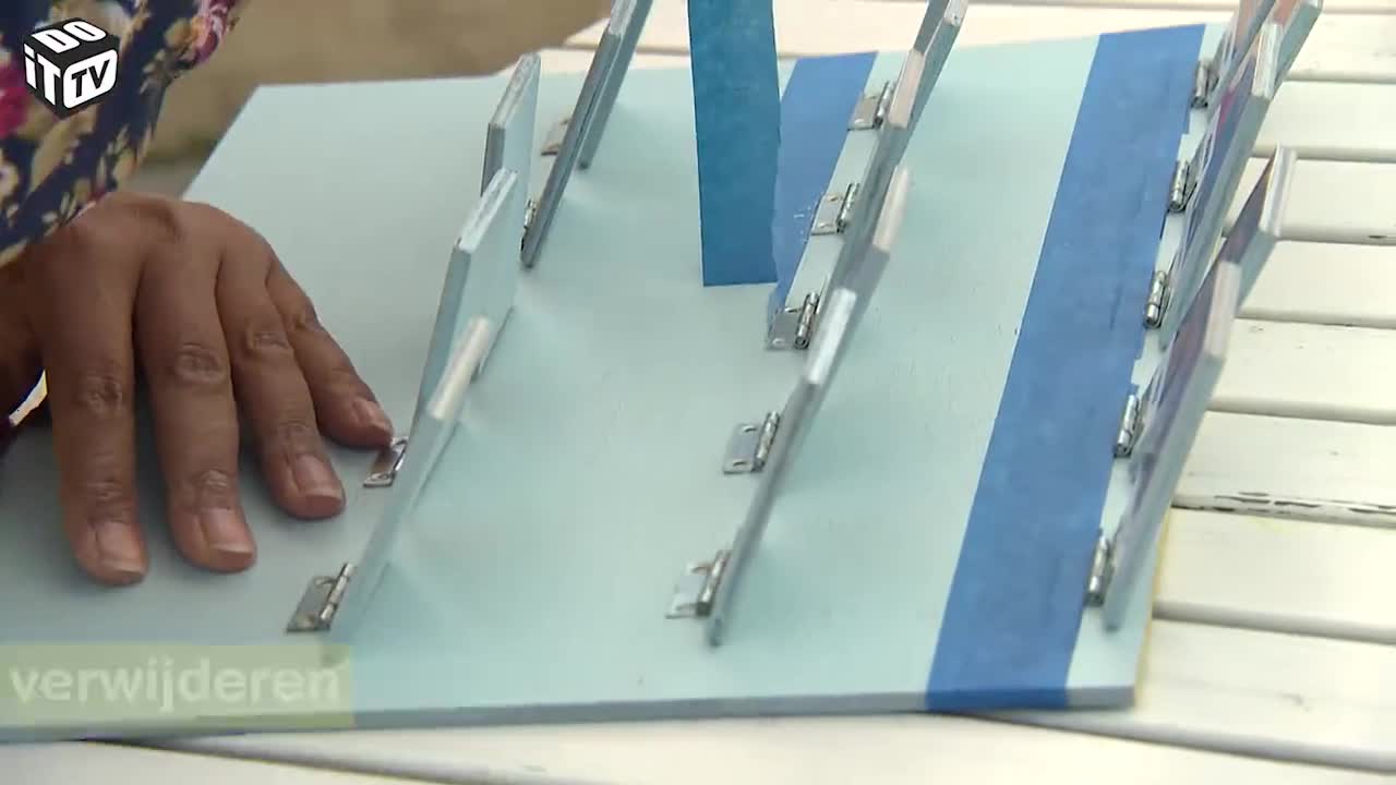 MAAK JE EIGEN 'WIE IS HET?'