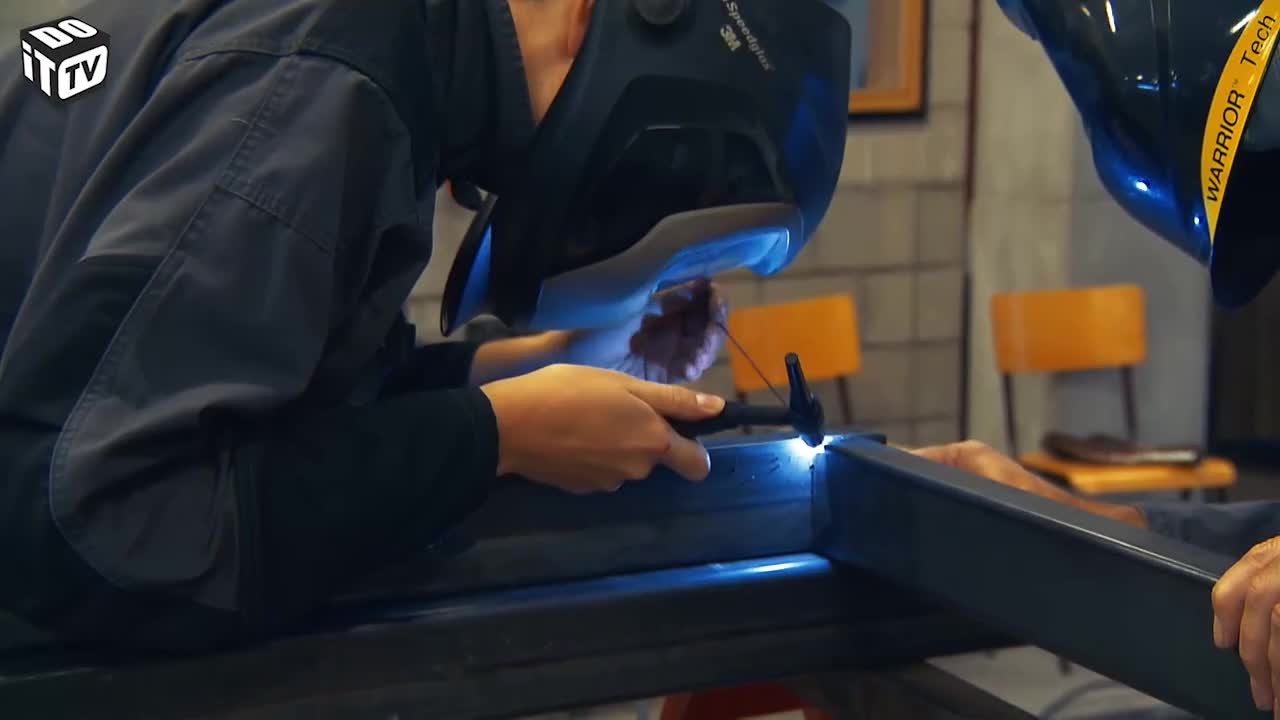 Oldtimer in hout: de achterzijde