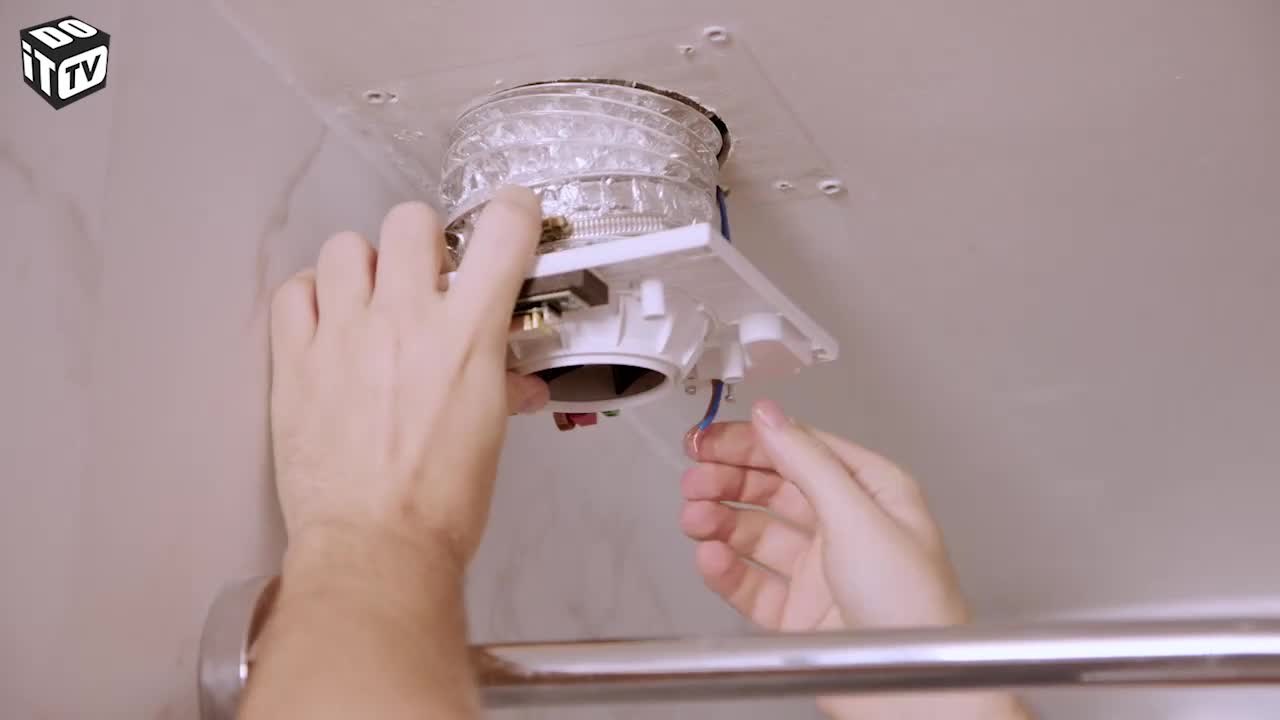 Comment installer soi-même un ventilateur automatique?