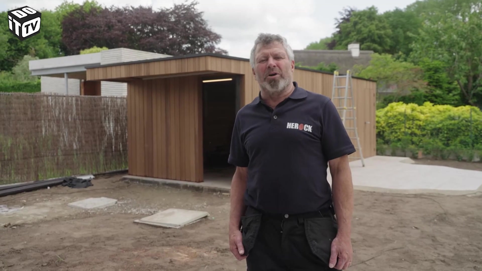 Comment poser de l'EPDM sur le toit d’un abri de jardin?