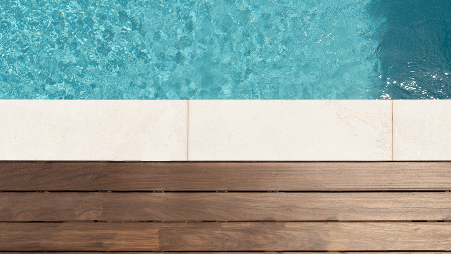 Quelles sont les tendances concernant les abords de la piscine moderne?
