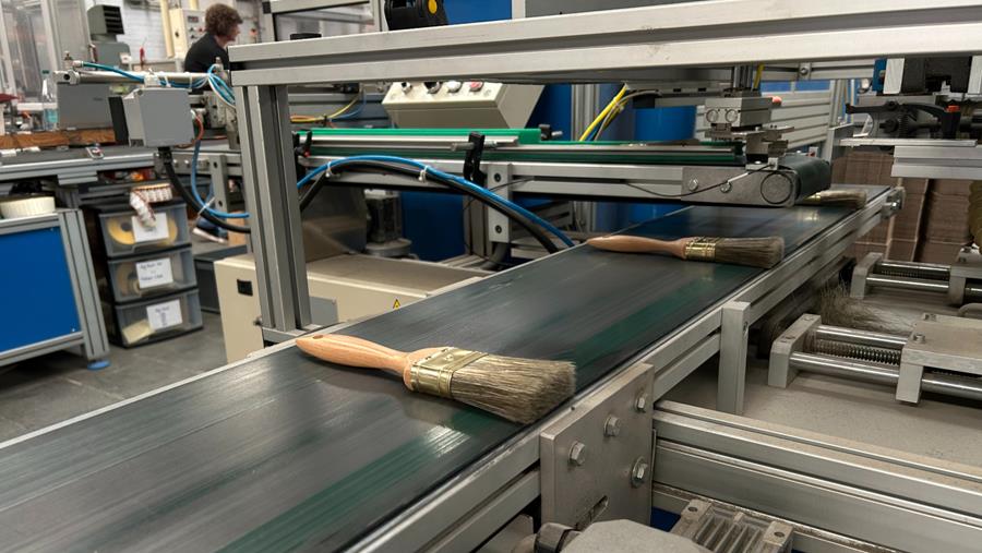 Leraren schilderen & decoratie steken koppen bij elkaar tijdens netwerkdag