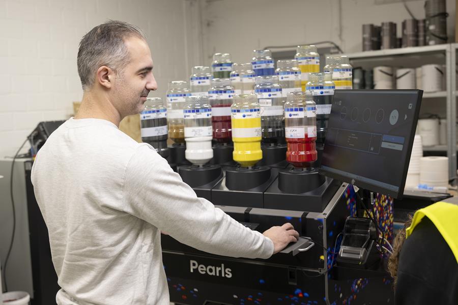 Pearls – dé innovatieve kleurmengmachine die het verfmengproces herdefinieert!